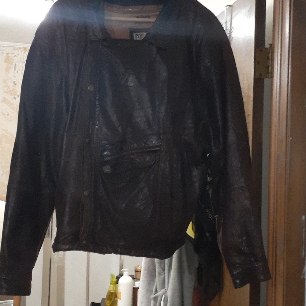 Leather jacket - Picture 4 of 4
